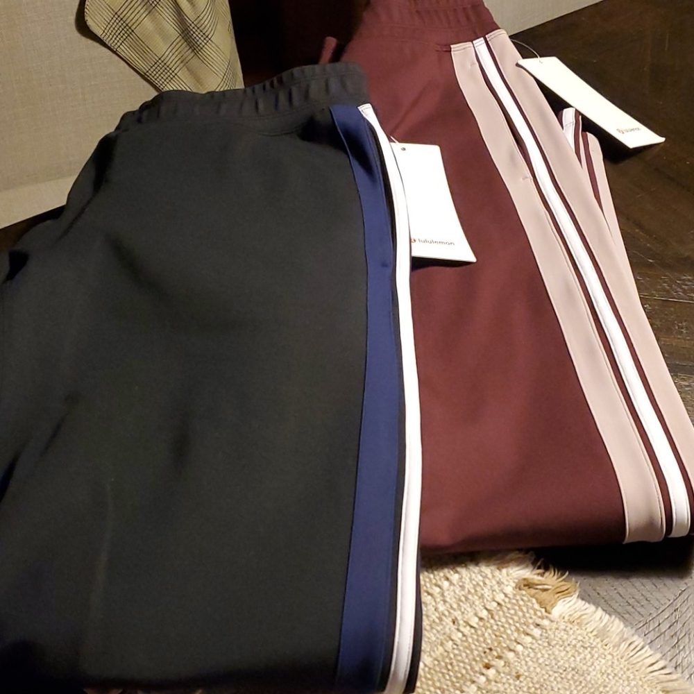Lululemon  ( EA) maroon only  $71 flash
